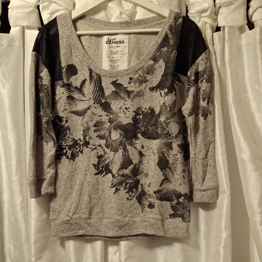 Express Women's Black and Gray Floral Sweatshirt SP